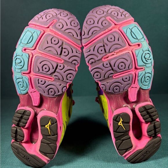 Size 7.5 - Women’s Mizuno wave rider multicolor shoes - Picture 8 of 9
